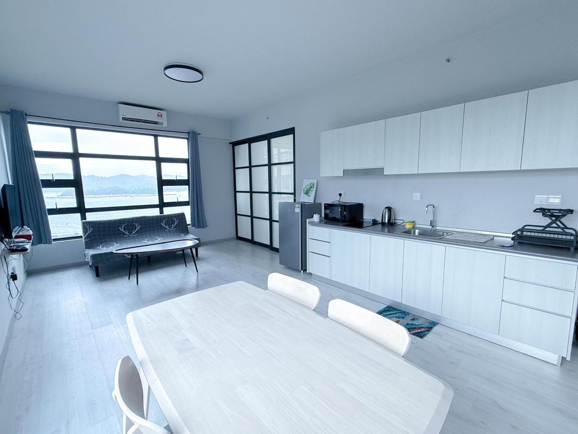 Vv Homestay Jesselton Quay Surla Sabah Mall Kk 亚庇贵赴行馆 Kota Kinabalu Esterno foto